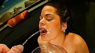 爱好精液的美眉
